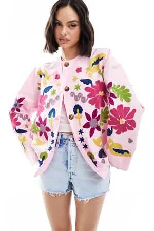 ASOS – Kragenlose Jacke in mit Stickerei und Waschung