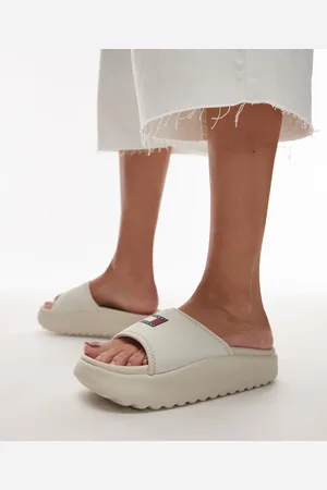 Tommy Hilfiger – Gemütliche Pool-Slider in Wollweiß