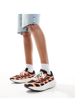 adidas – Adizero Aruku – Schuhe in Core Black / Active Purple