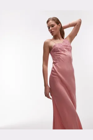 Topshop – Maxikleid in mit One-Shoulder-Träger und Spitzenverzierung mit Lochmuster