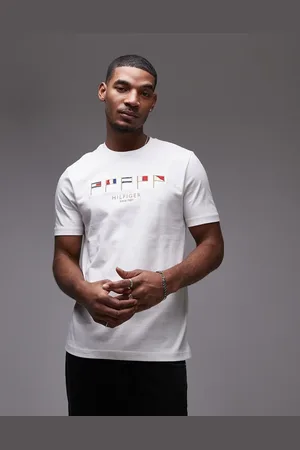 Tommy Hilfiger – T-Shirt in mit Logo mit mehreren Flaggen