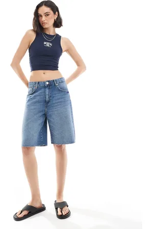 Pull&Bear – Longline-Jeans-Shorts in Dunkelblau mit abgeschnittenem Bein