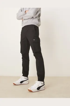 Calvin Klein – Cargohose mit engem Schnitt in