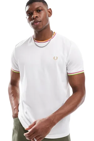 Fred Perry – Tennis-T-Shirt aus Performance-Stoff in mit zwei Zierstreifen