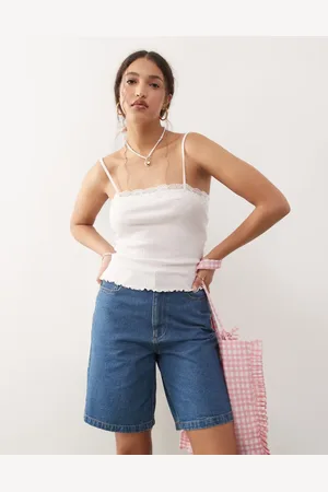 Miss Selfridge – Geripptes Camisole-Oberteil in Blassrosa mit Spitzenbesatz