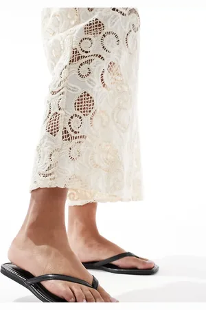 SEQWL SEQWL – Rooney – Zehenstegsandalen in , weite Passform