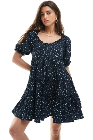 Daisy Street – Gestuftes Mini-Hängerkleid in mit Blumenmuster