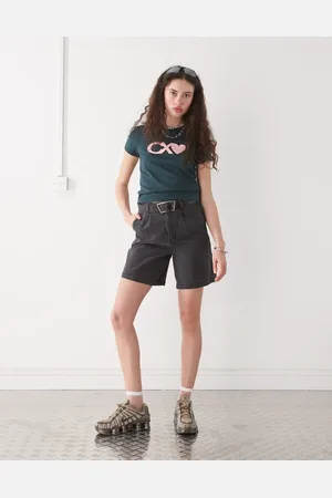 Obey – Eli – Jeansshorts in verwaschenem mit Bundfalten