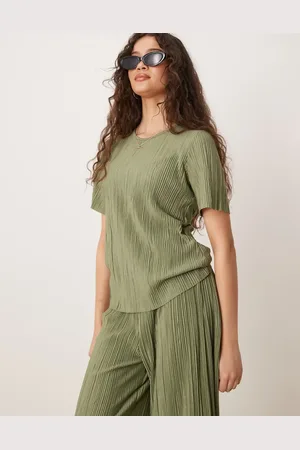 VILA – Plissiertes T-Shirt in Ölgrün, Kombiteil