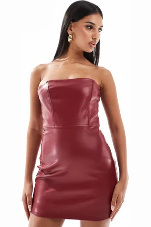 Kaiia – Exklusiv – Trägerloses Minikleid in burgunderroter Lederoptik
