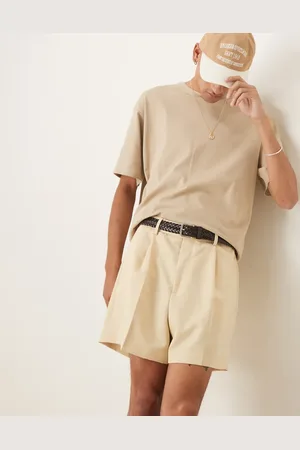 ASOS – Elegante, weit geschnittene Cropped-Shorts in Buttermilch mit Bundfalte