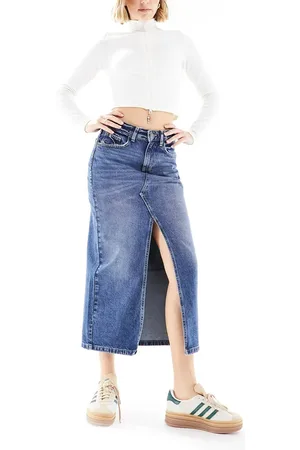 Cotton On Cotton On – 90er Midirock aus Denim in blauer Waschung mit Schlitz vorne