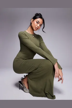 Kaiia – Exklusives, figurbetontes Maxi-Strickkleid in Khaki mit ausgestellten Ärmeln