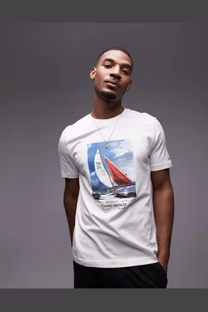 Tommy Hilfiger – T-Shirt in Wollweiß mit Segel-Grafik