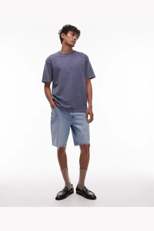 Topman – Gerade geschnittene Jeans-Shorts in hellblauer Waschung mit offenem Saum