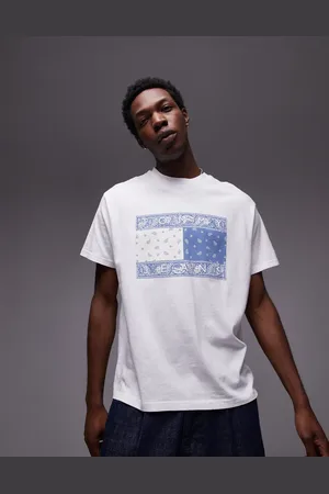 Tommy Hilfiger – T-Shirt in und Blau mit großer Paisley-Flagge