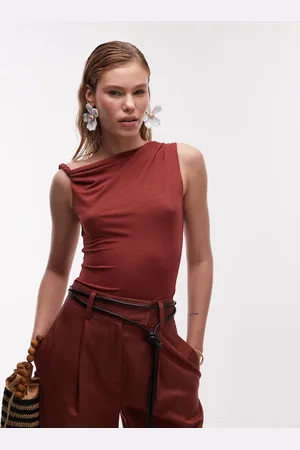 Topshop – Oberteil in Rostrot mit verdrehtem One-Shoulder-Träger