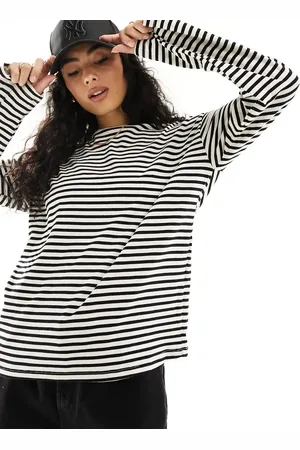 Pieces® – Langärmliges, superweiches Shirt in Schwarz gestreift