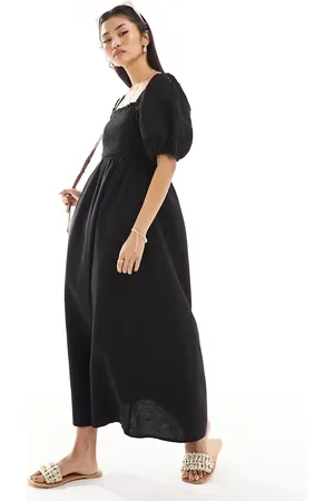 New Look – Gesmoktes Kleid aus Leinenmix in Schwarz mit Lochstickerei