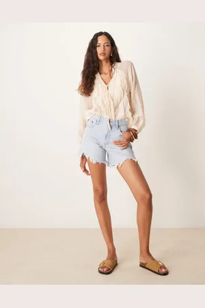 Abercrombie & Fitch – Dad-Jeansshorts in heller Waschung in Destroyed-Optik mit hohem Bund