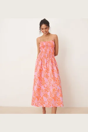 JDY – Wadenlanges Kleid in Rosa und bedruckt mit tiefer Taille und Raffung