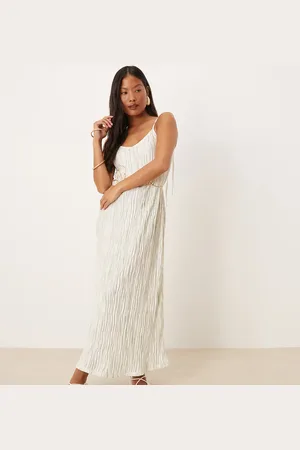 VILA – Plissiertes Maxi-Trägerkleid in blassem Schlickgrün mit Batikmuster