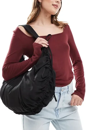 Monki – Gesmokte Nylon-Schultertasche in mit Bindedetails
