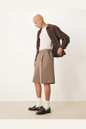 ASOS – Schicke Shorts in Steinbeige mit weitem Bein, Bundfalten vorn und seitlichen Verstellriemen