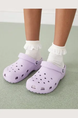 Crocs – Klassische Clogs in Lavendel