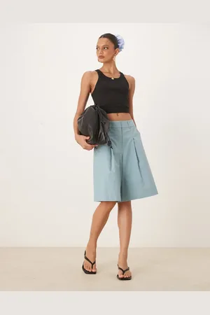 ASOS – Lang geschnittene Safari-Shorts in Türkis mit Bundfalten