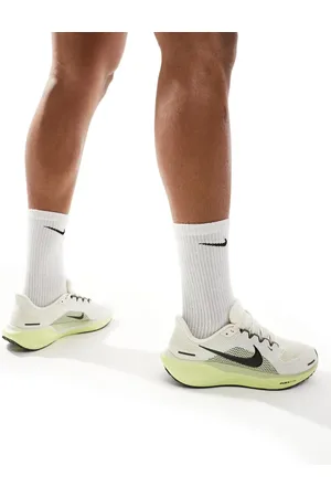 Nike – Air Zoom Pegasus 41 – Sneaker in Wollweiß und Grün