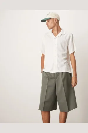 ASOS – Elegante Oversize-Bermudashorts in gedecktem mit Bundfalten