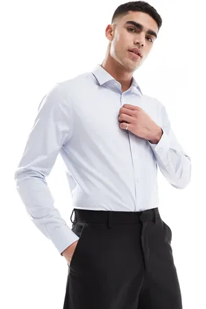 ASOS – Elegantes, leicht zu bügelndes Hemd in Hellblau mit normalem Schnitt