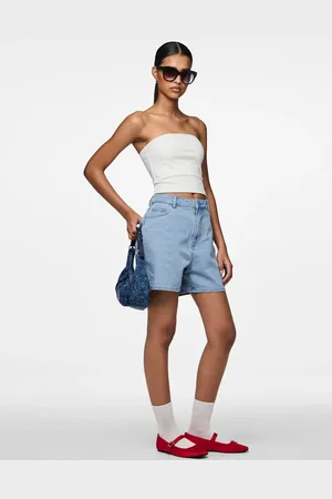 Pieces® – Jeans-Shorts in Hellblau