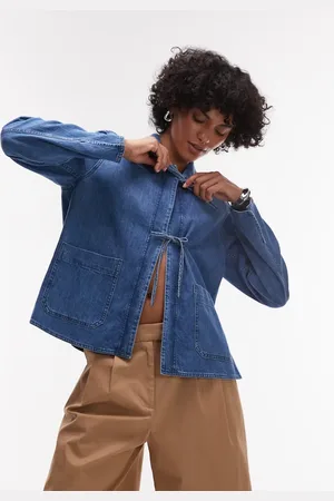 ARKET – Denim-Hemdjacke in mittelblauer Waschung mit Bindedetail vorne