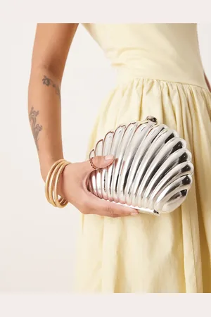 My Accessories – Muschel-Clutch aus Chrom in Silberoptik