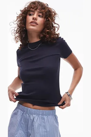 MANGO – Knapp geschnittenes, geripptes T-Shirt in