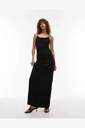 Topshop – Maxi-Trägerkleid in mit Knitterstruktur und gebundener Vorderseite