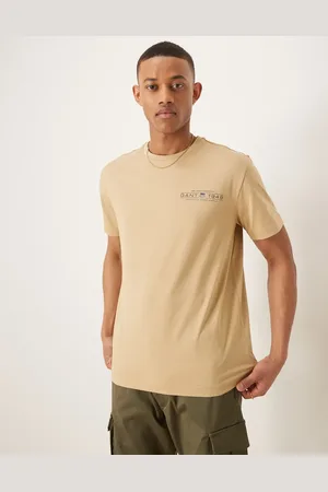 GANT – T-Shirt in Beige mit „1949“-Wappenlogo auf der Brust