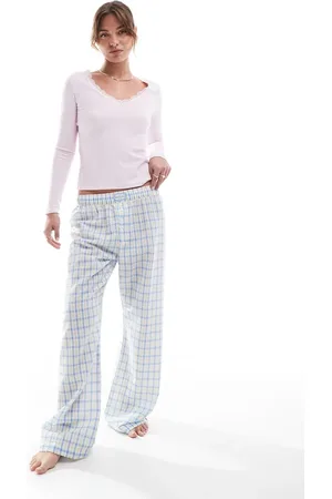 Cotton On Cotton On – Karierte Boyfriend-Pyjamahose in und Blau mit Boxer-Bund