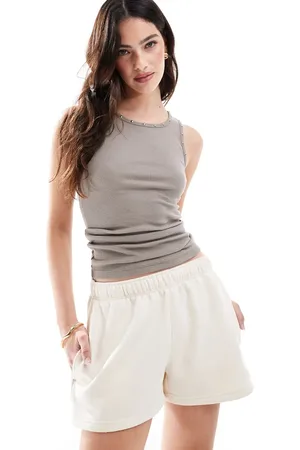 Cotton On Cotton On – Kuschelige Basic-Shorts in Kokosmilchweiß
