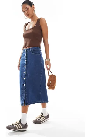 VERO MODA – Midirock aus Denim in dunkelblauer Waschung mit Knopfleiste vorne