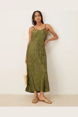 VILA – Plissiertes Maxi-Trägerkleid in Olivgrün