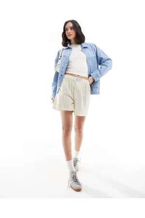 Cotton On Cotton On – Gestreifte Pyjama-Boxershorts in Sonnenscheingelb mit Boyfriend-Schnitt