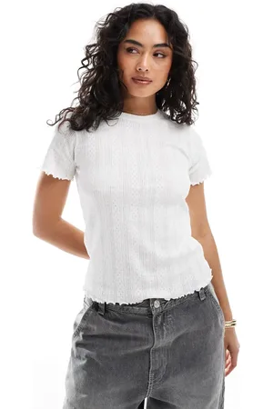 Pieces® – Pointelle-T-Shirt in mit Overlocknaht