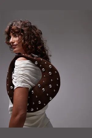 MANGO – Umhängetasche aus Leder in mit Nietenbesatz und Ringdetail