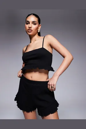 ASOS – Schwingende Shorts in mit Knitterstruktur und Rüschensaum, Kombiteil