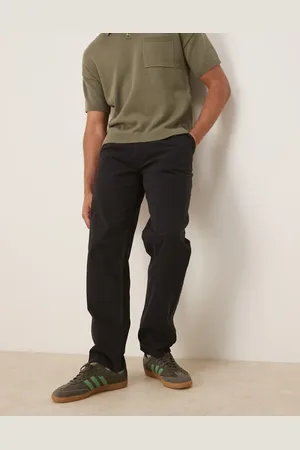 ASOS – Gerade geschnittene Chinohose in mit Bundfalten