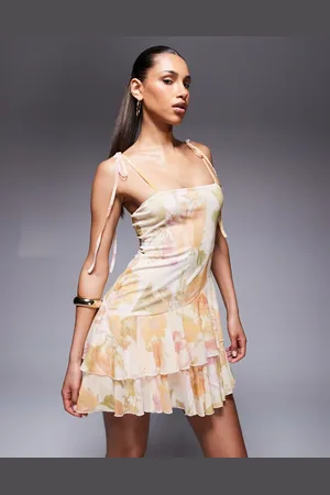 ASOS – Camisole mit Blumenprint, Bindeträgern und asymmetrischem Rüschenverlauf