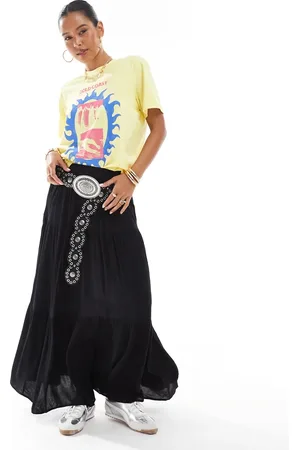 Stradivarius – Midirock im Boho-Design in